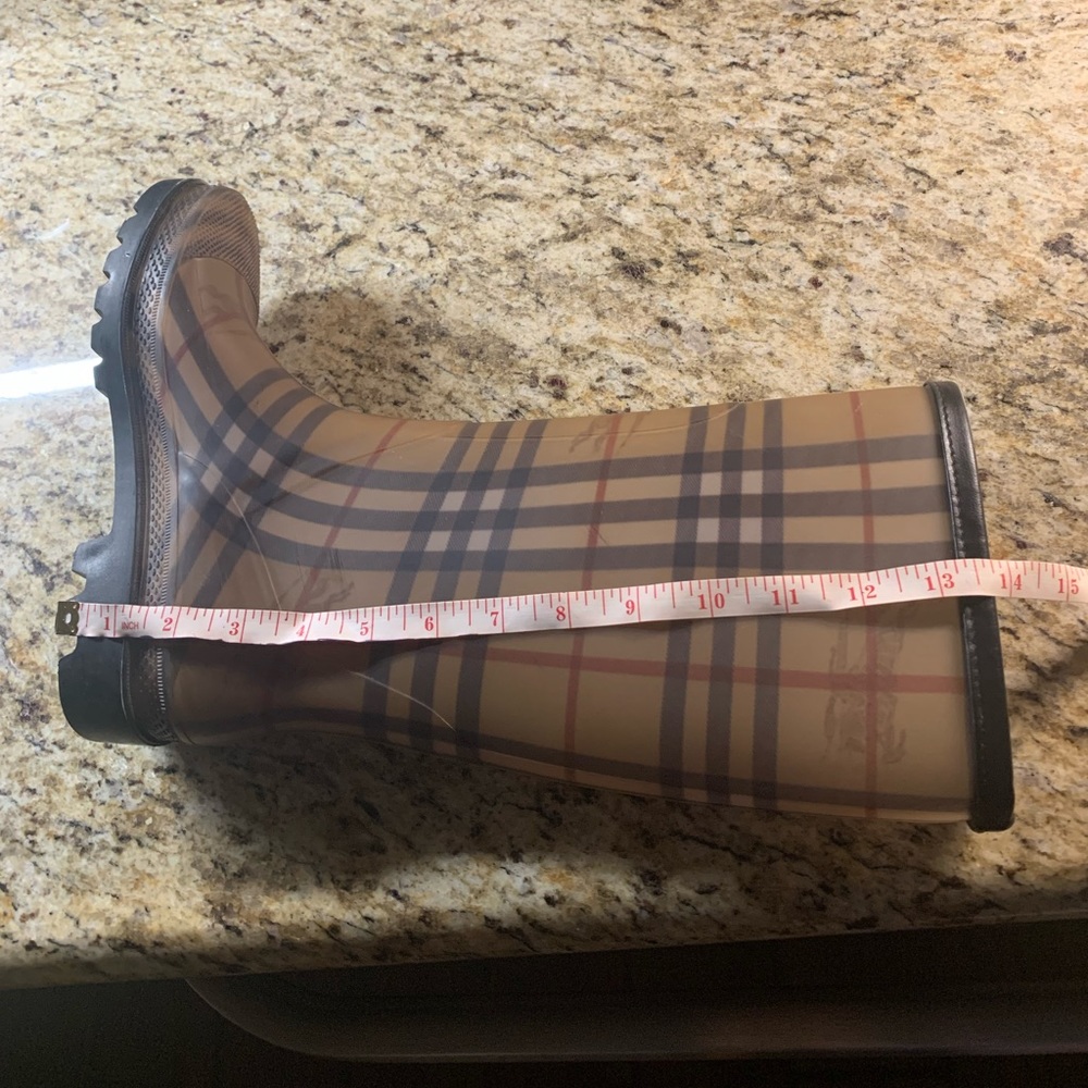 Burberry Plaid Rubber Calf High Leather Trim Rain Boots Size 38 - Picture 7 of 7